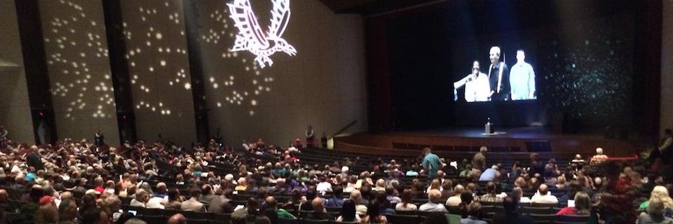 @GeekyLibrary: #HugoAwards ceremony will begin in about 15 minutes! #Sasquan